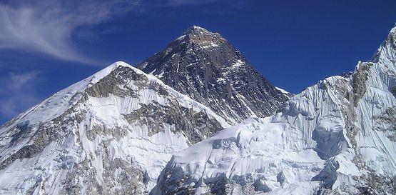 Everest base camp trek a  údolí Gokyo - jezero Gokyo - Mt. Everest
